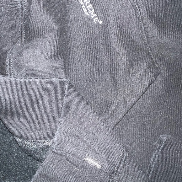 SUPREME Hoodie - Picture 3 of 3